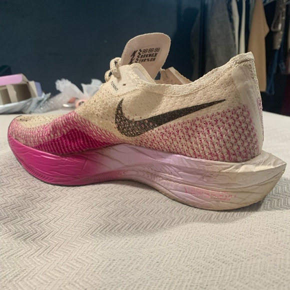 Nike Vaporfly 3 Men’s Athletic Shoes - Cream and Pink